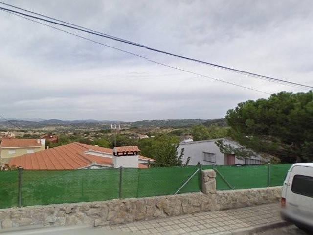 Casa en venta en Navahondilla, Pinar del Valle
