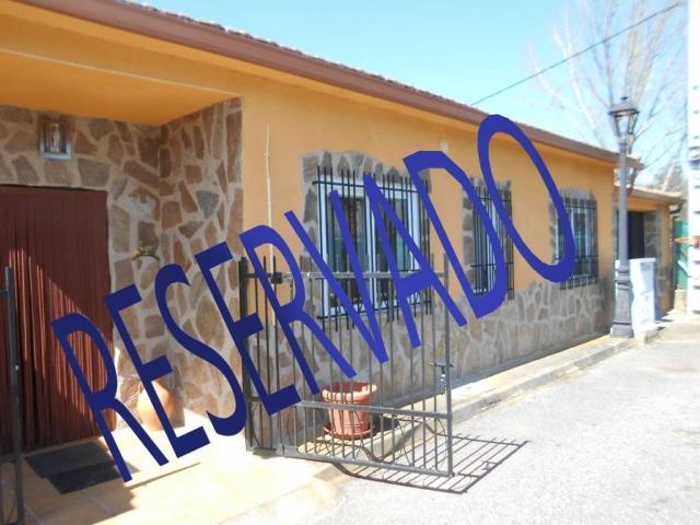 Casa en venta en Navaluenga