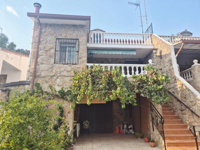 Casa en venta en El Rincón, Navaluenga