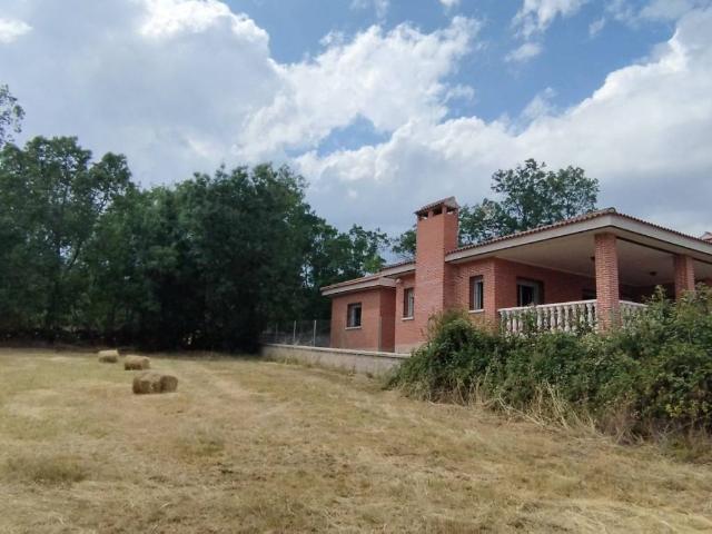 Casa en venta en Navarredondilla