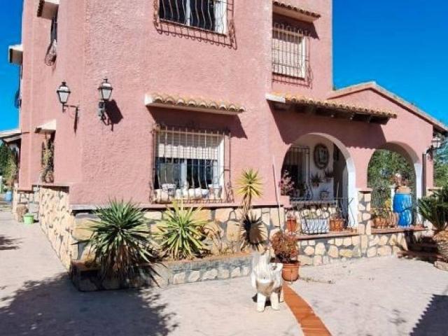 Casa en venta en La Canal de Navarrés, Valencia