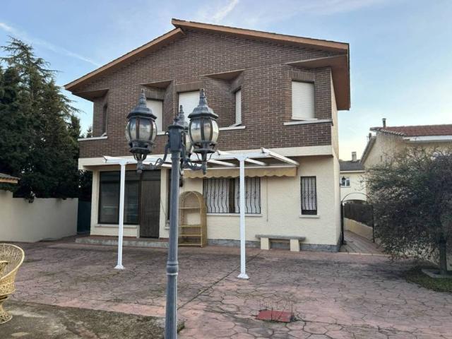 Casa en venta en Navas Del Rey, Madrid