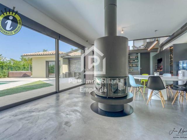 Casa en venta en Alt Empordà, Catalunya