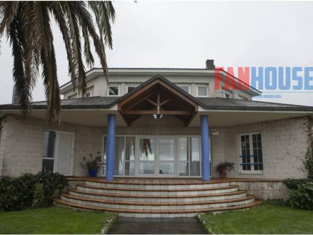 Casa en venta en Navia, Asturias