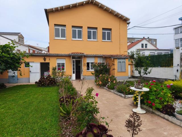 Casa en venta en Neda, Ferrol