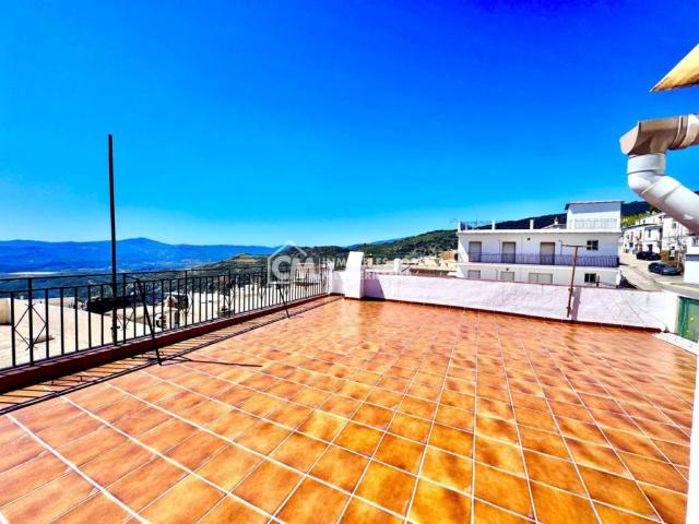 Casa en venta en Nevada, Granada