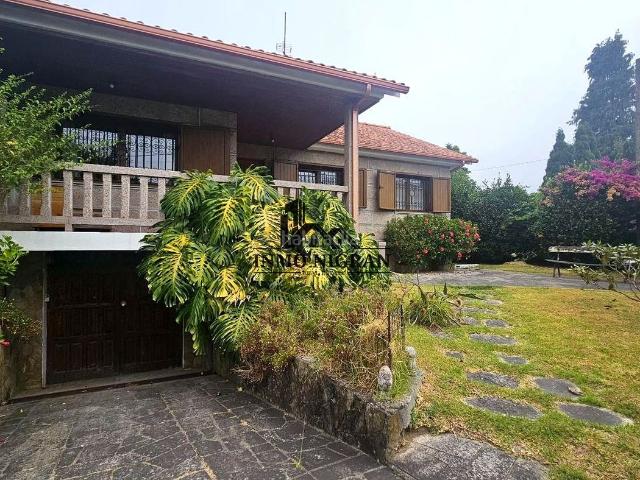 Casa en venta en A Angustia, Vigo