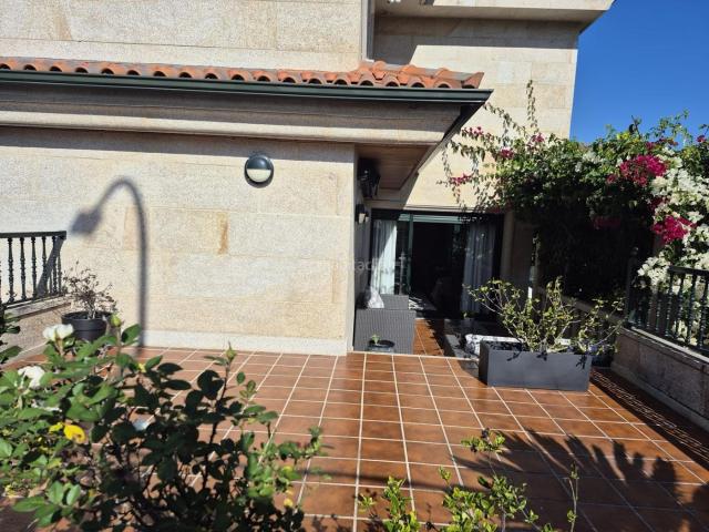 Casa en venta en A Angustia, Vigo