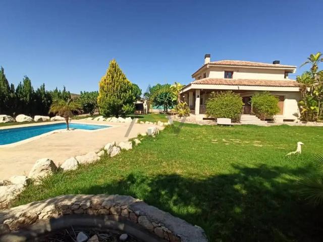 Casa en venta en el Vinalopó Mitjà / El Vinalopó Medio, Valencia
