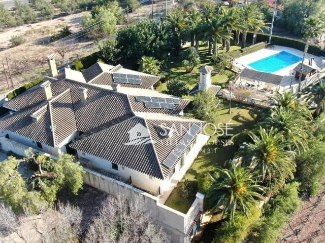 Casa en venta en Novelda