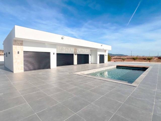 Casa en venta en Novelda