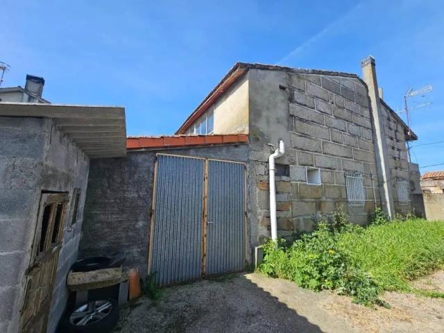 Casa en venta en Ourense, Galicia