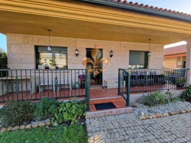 Casa en venta en O Porriño