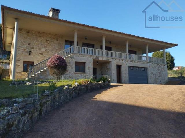 Casa en venta en O Rosal