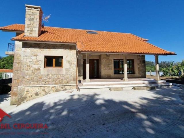 Casa en venta en O Rosal