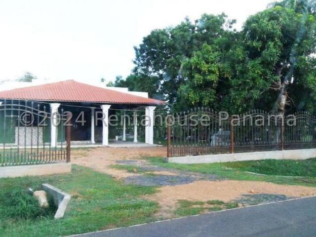 Casa en Venta en Ocú Herrera 220 m2. 3 hab