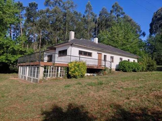 Casa en venta en Oleiros, A Coruña