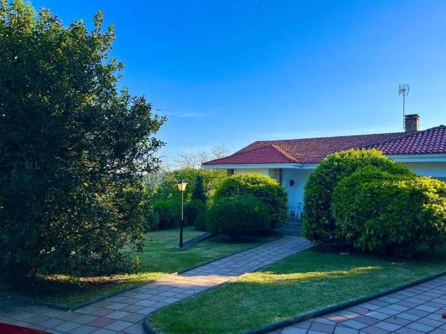 Casa en venta en Oleiros