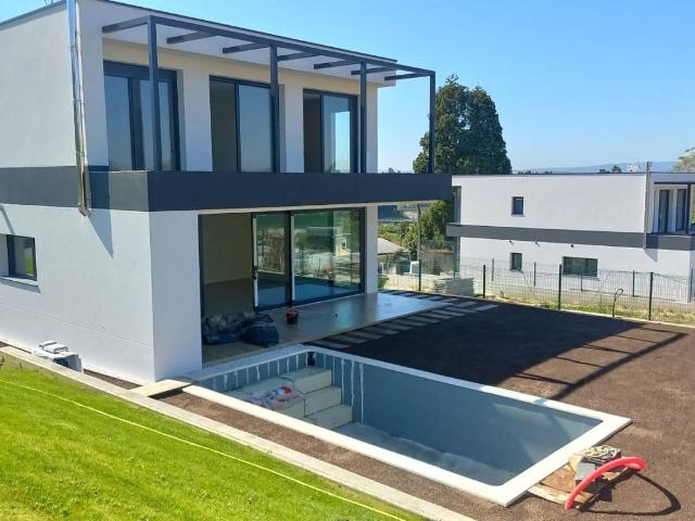 Casa en venta en Oleiros