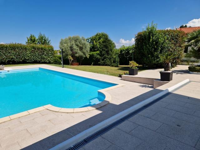 Casa en venta en Oleiros, A Coruña