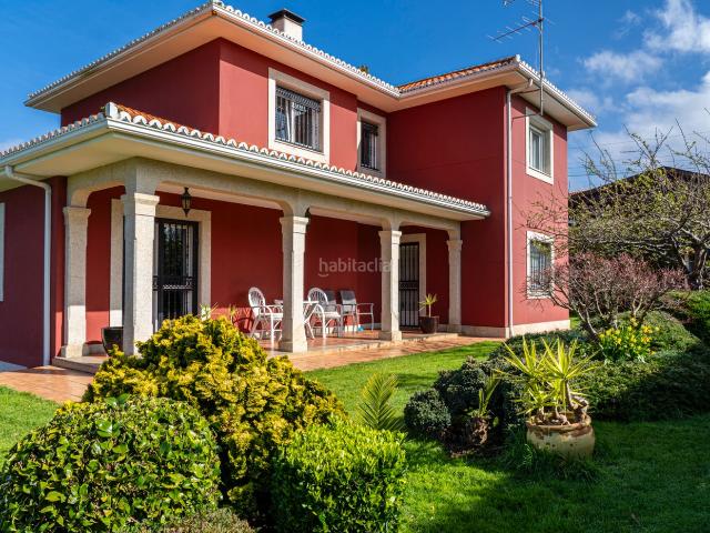 Casa en venta en Oleiros, A Coruña