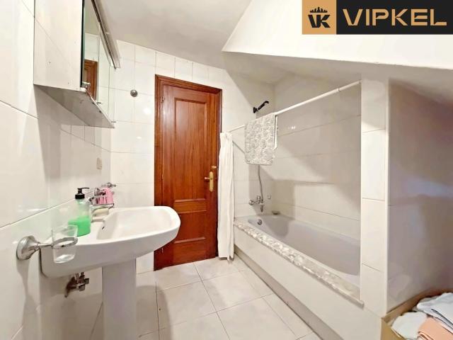 Casa en venta en Oleiros, A Coruña