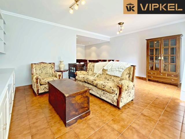 Casa en venta en Oleiros, A Coruña