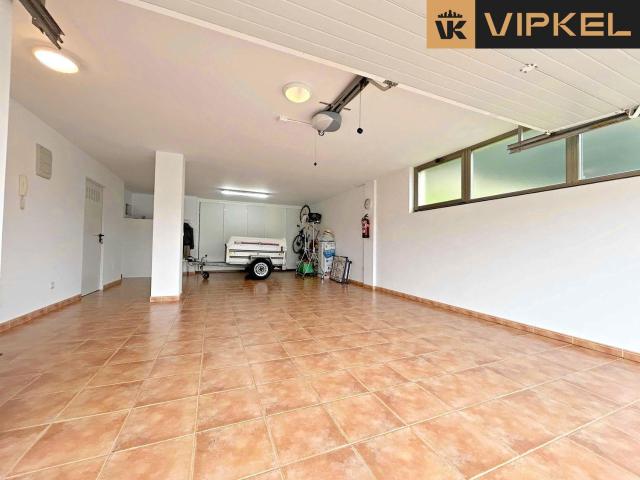 Casa en venta en Oleiros, A Coruña