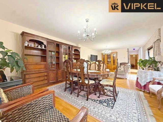 Casa en venta en Oleiros, A Coruña