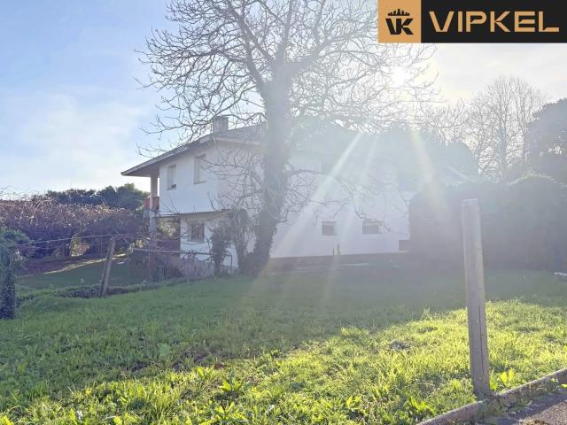 Casa en venta en Oleiros, A Coruña