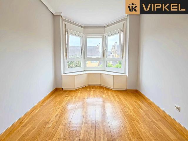 Casa en venta en Oleiros, A Coruña