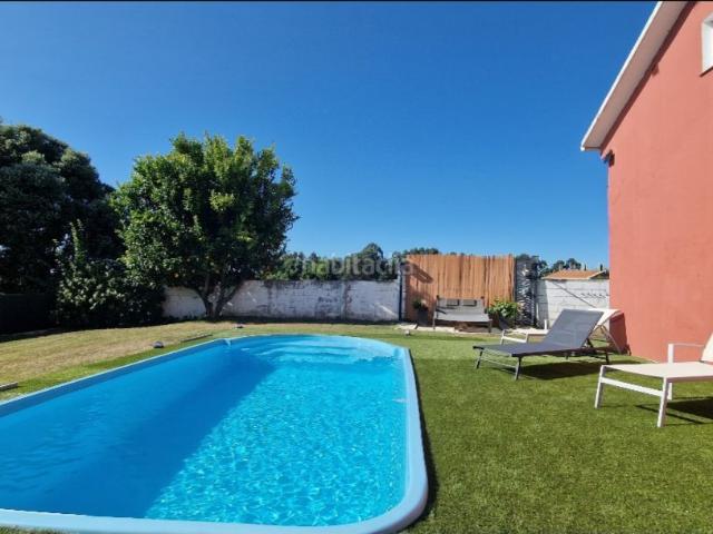 Casa en venta en Oleiros, A Coruña