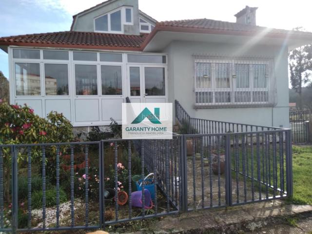 Casa en venta en O Real, Oleiros