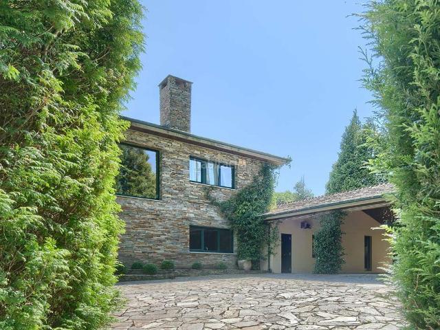 Casa en venta en Oleiros, A Coruña