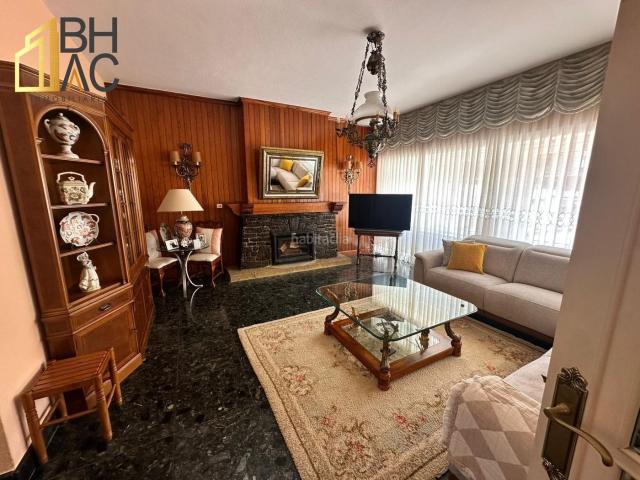 Casa en venta en Oleiros, A Coruña