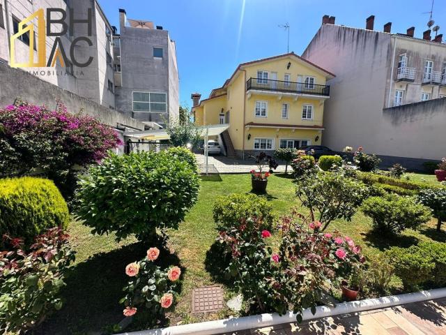 Casa en venta en Oleiros, A Coruña