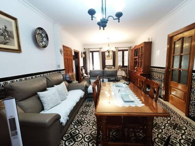 Casa en venta en Olivares, Andalucía