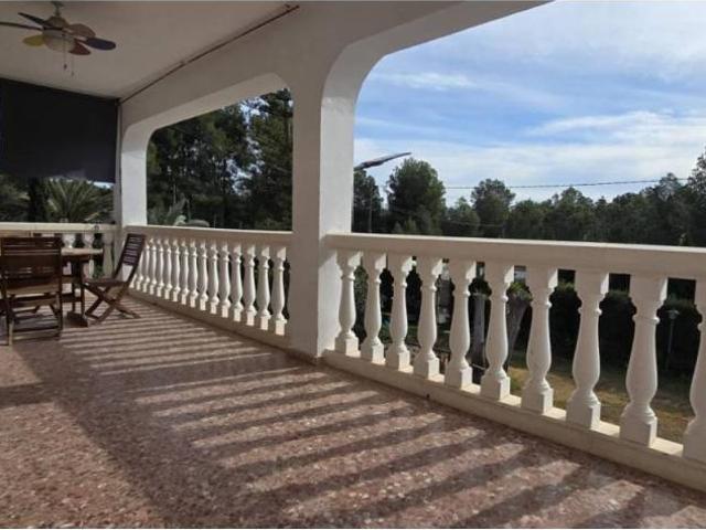 Casa en venta en Olocau, València / Valencia