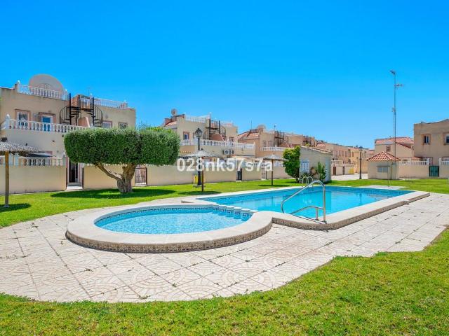 Casa en venta en Orihuela, Valencia