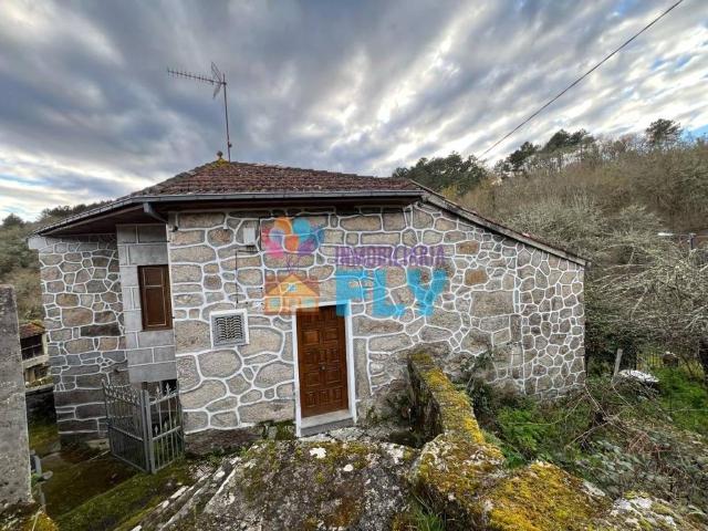 Casa en venta en Ourense, Galicia