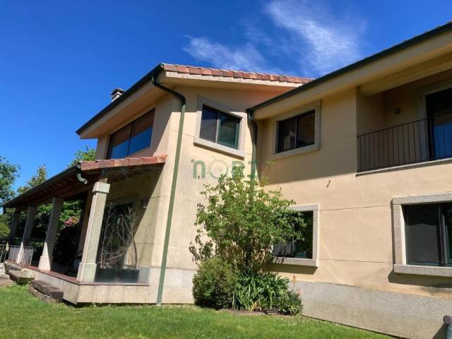Casa en venta en Ourense, Galicia