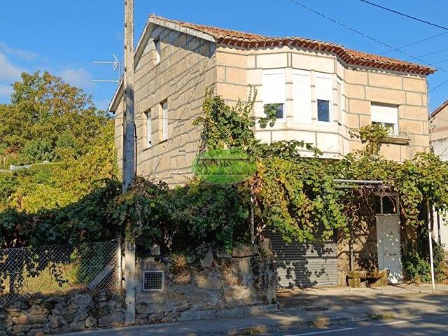 Casa en venta en Ourense, Galicia