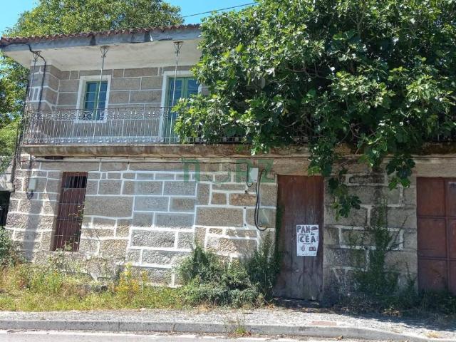 Casa en venta en Ourense, Galicia