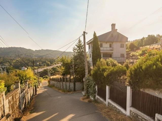 Casa en venta en O Mesón, Ourense