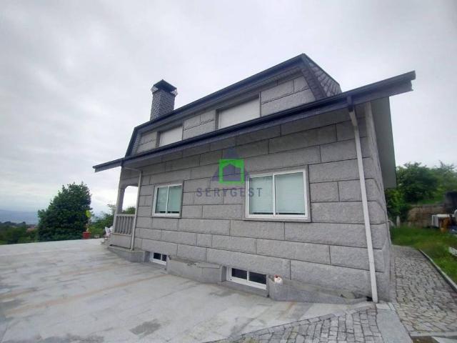 Casa en venta en Ourense, Galicia