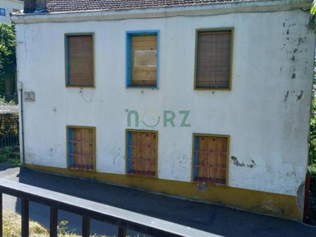 Casa en venta en Ourense, Galicia