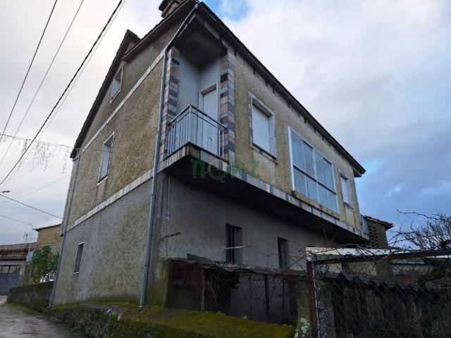 Casa en venta en Ourense, Galicia