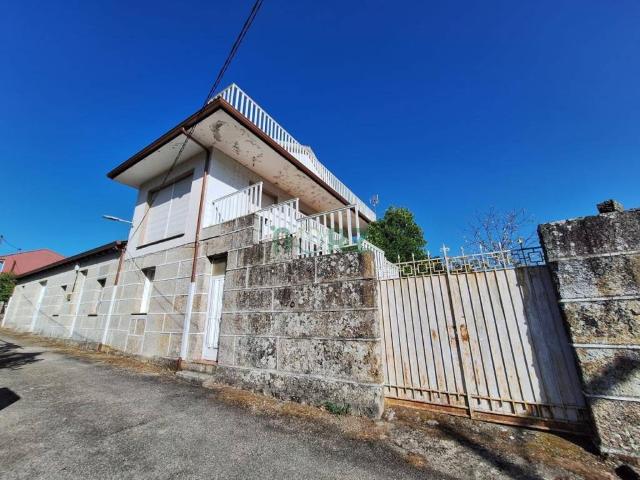 Casa en venta en Ourense, Galicia