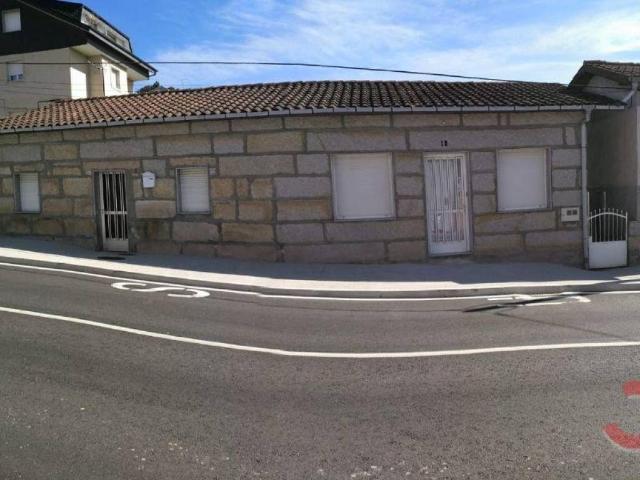Casa en venta en Ourense, Galicia