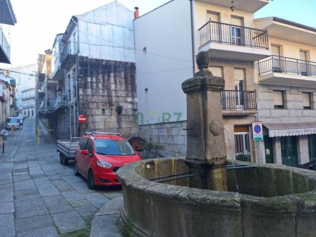 Casa en venta en Ourense, Galicia